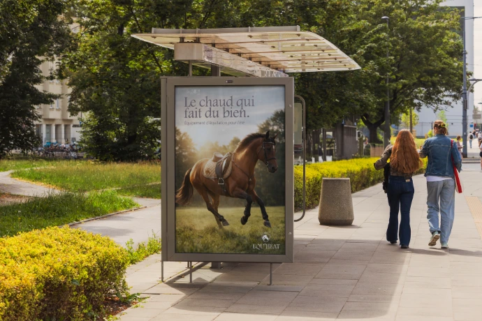 Affichage publicitaire mockup communication Les Cavaliers